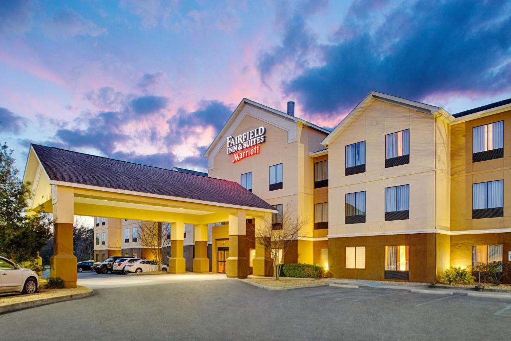 Fairfield Inn & Suites by Marriott Lafayette South Main image 1